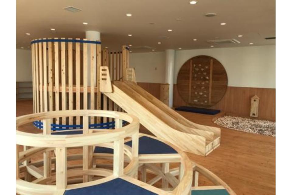 木製大型遊具・滑り台・やぐら付き | 遊具 | 商品一覧 | 木工