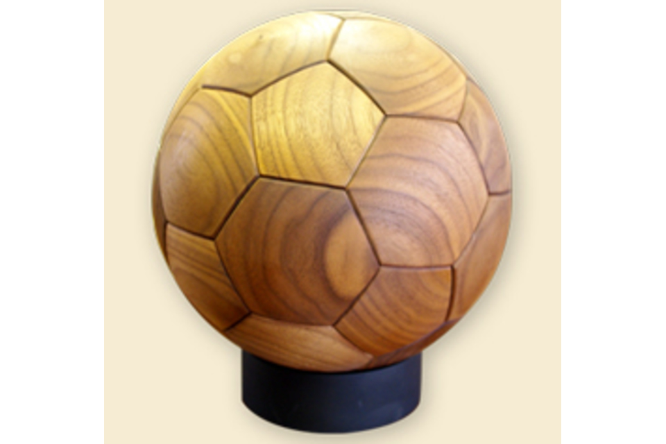 木製サッカーボールの画像00